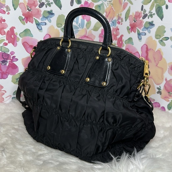💯Authentic Prada Black Nylon Tessuto Gaufre Tote🍀 - Picture 8 of 17